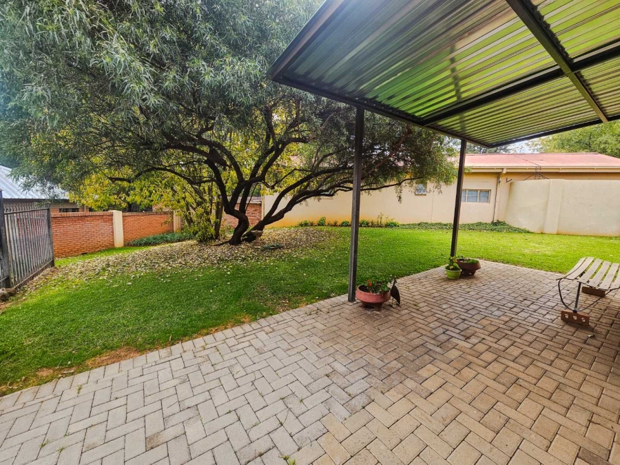 2 Bedroom Property for Sale in Langenhovenpark Free State